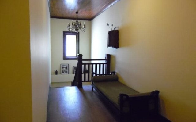 Arissara House