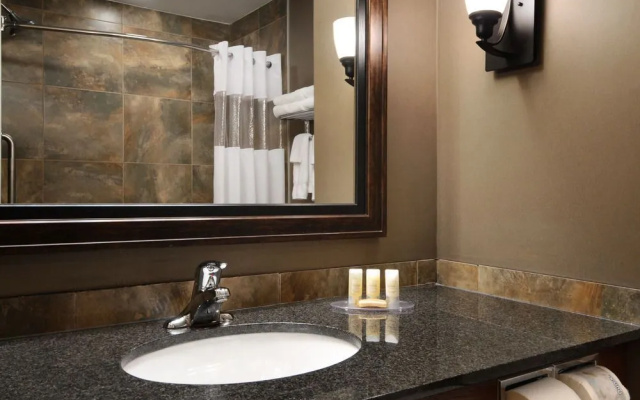 Days Inn & Suites Strathmore