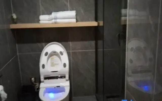 Yiyang Yijian Meisu Hotel