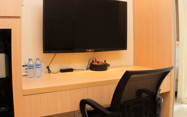Comfort Studio Room At Oasis Cikarang Apartment