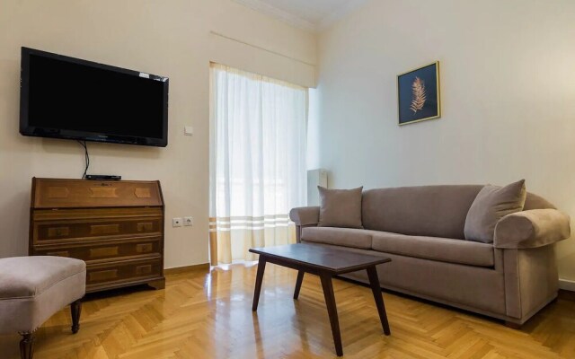 Classy 2 bedroom apartment near Acropolis & Metro