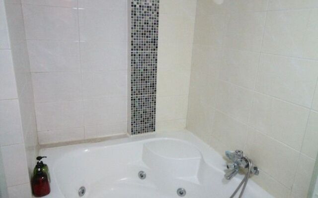 Alibaba Motel (Big Building)