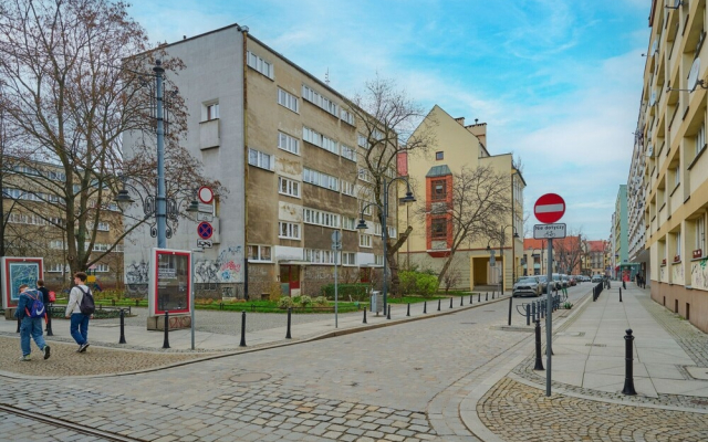 Wroclaw Old Town Nozownicza by Renters