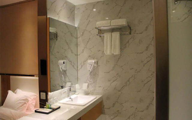 Super 8 Hotel Guangzhou Xinshi Huiqiao Branch