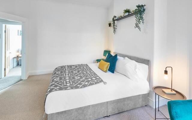 Host Stay Leven Locke