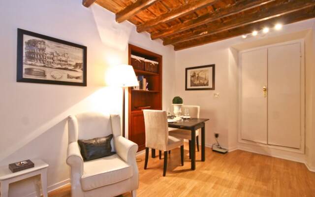 Rental in Rome Romantica Studio