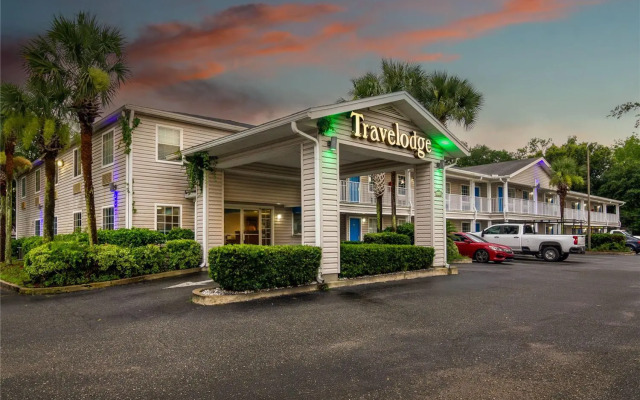 Travelodge Suites by Wyndham MacClenny/I-10