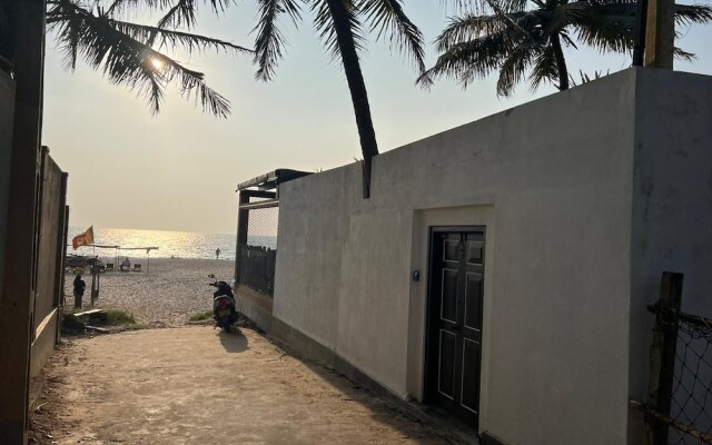 Oceanfront Luxury Private Villa in Ambalangoda