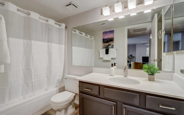 FRONTDESK Jade Scottsdale Apts Central Scottsdale