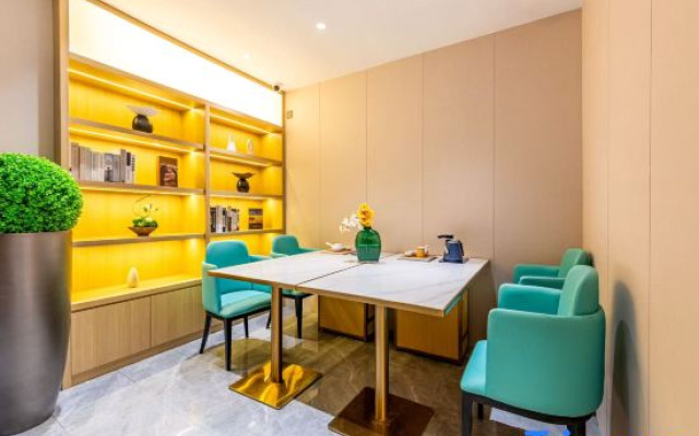 Yilong Ruiyun Hotel Wuhan Zhongnan Road Subway Station Branch
