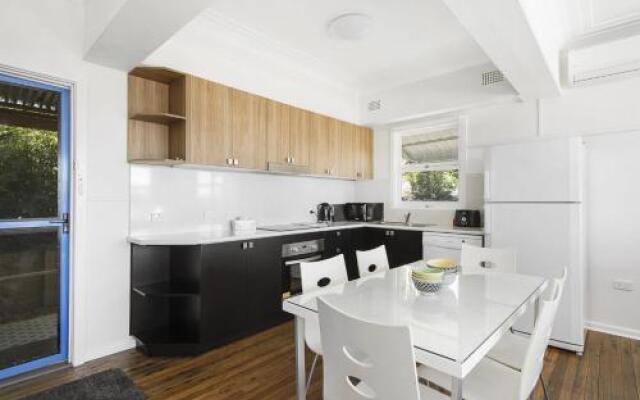 Whitecaps, 26 East Street