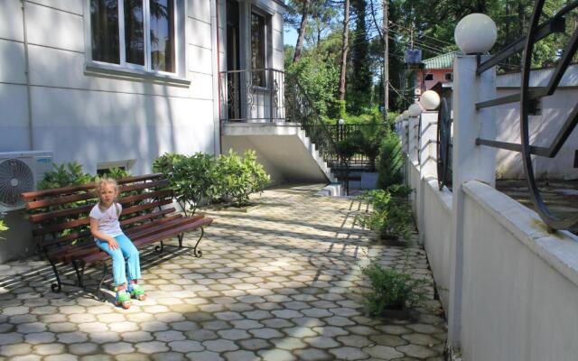 Golden Fleece Hotel