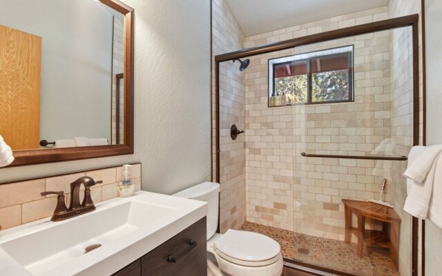 Tahoe Vista Lake Lodge