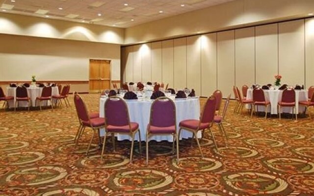 Magnuson Hotel & Meridian Convention Center