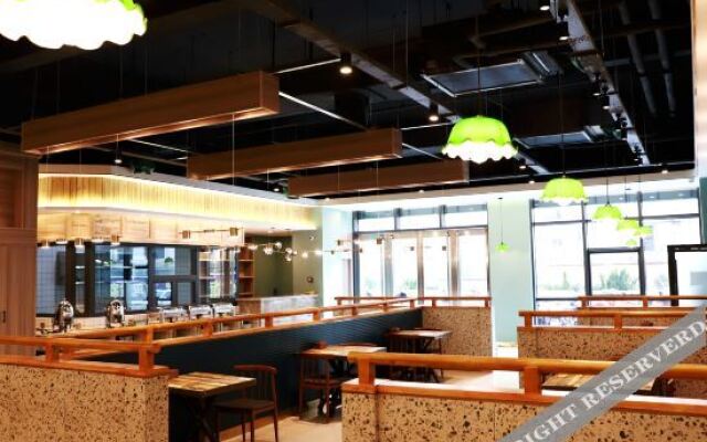 Vatica Hotel (Gaoping Caifu Building)