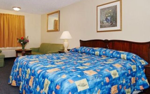 Econo Lodge Inn & Suites