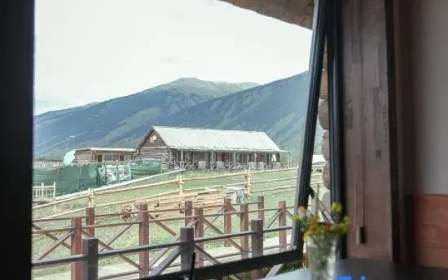 Senmai Designer Coffee Homestay (Kanas Scenic Area Branch)