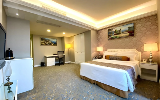 Metropole Hotel