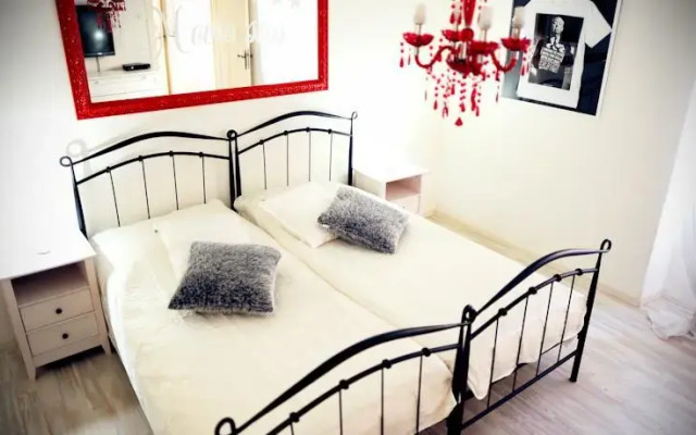 Movie Star Apartment