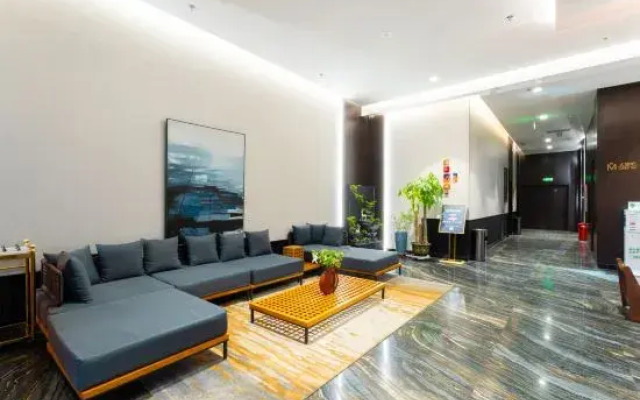 RICH International Hotel