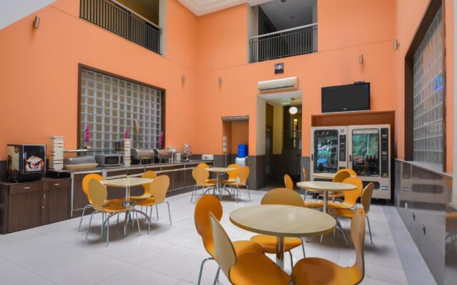 OYO 18803 Smart Inn