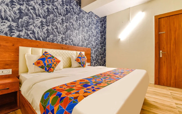 OYO Flagship 19036 Hotel Royal Raj