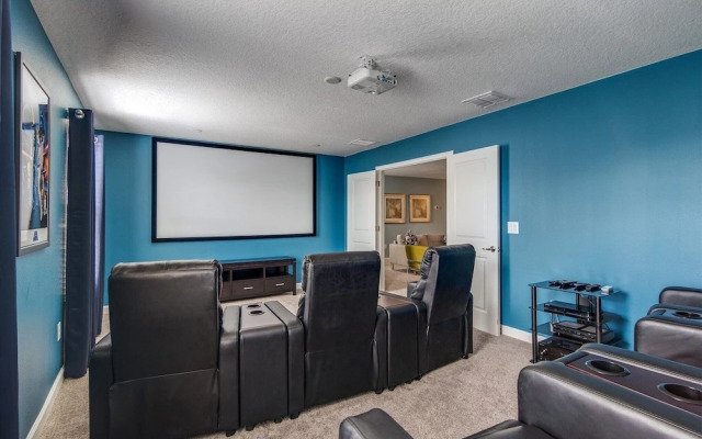 8BR ChampionsGate Pool Home w Theater