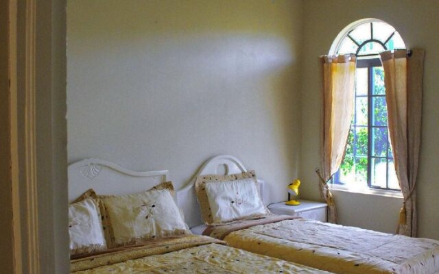 Retreat Guesthouse Luxury Suites