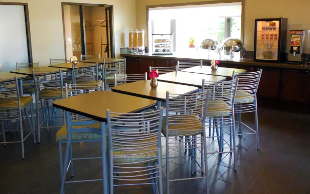 Eastland Suites Hotel & Conference Ctr, Trademark by Wyndham