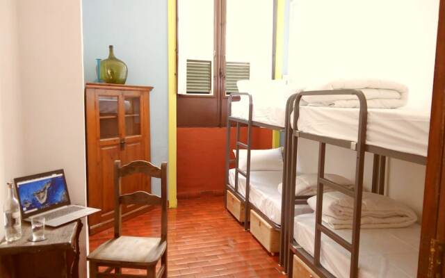 Patio Hostel - Adults Only