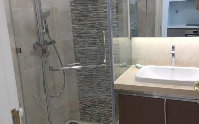 Lux River View Condo 400 meter to Center