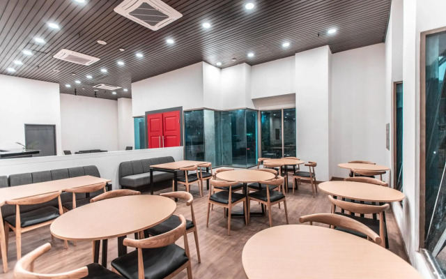 Super OYO Townhouse 1 Hotel Salemba