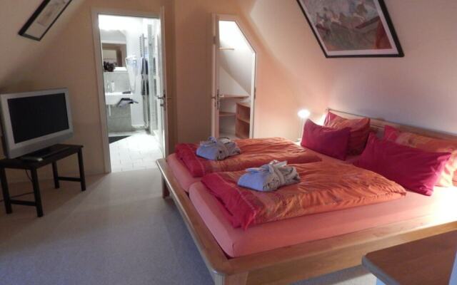 15 Bohler Brise Modern Retreat