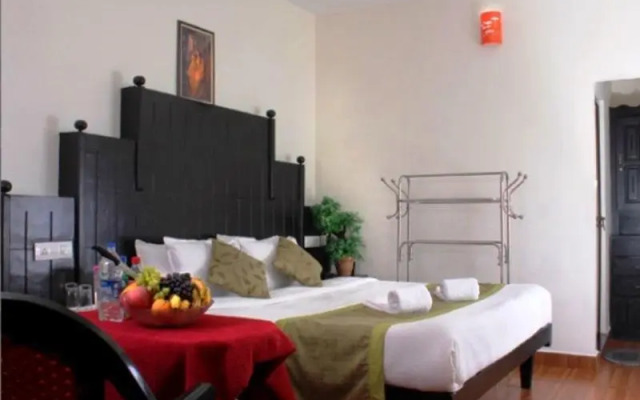 The Green Carpet Hotel