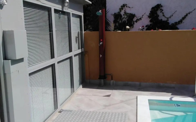 Souvlakis Pool Suites (S.P.S)