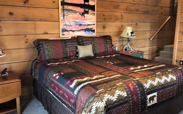 Mountain Bearadise 2 Bedrooms 2 Bathrooms Cabin