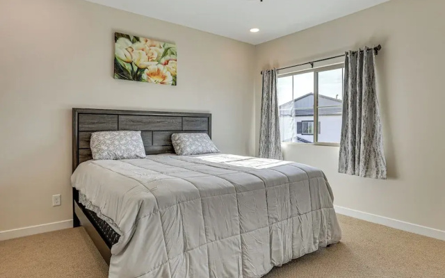 Community Pool & Hiking Trails: Deer Valley Condo