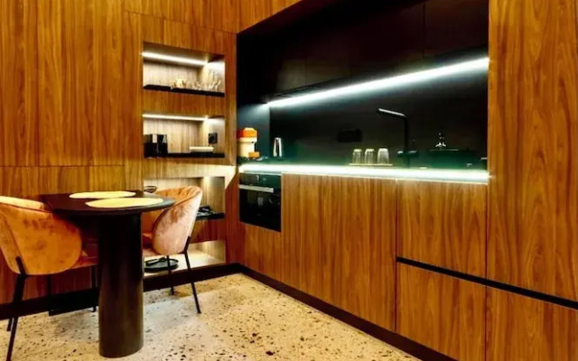 JAIS Home-Moon Apartment-Old Town/ Muzeului Square