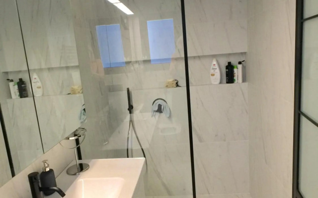 Vibrant Urban Chic Apartment