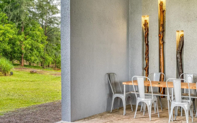 Saffronstays One Tree Farm, Karjat