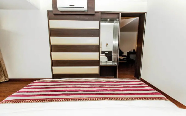Hotel Subash International