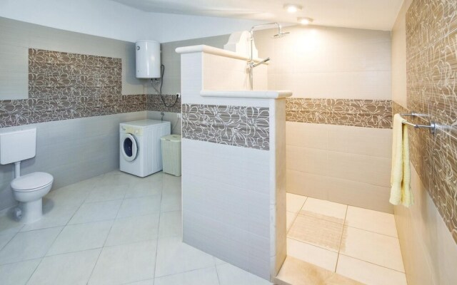 Beautiful Home in Pucisca With 3 Bedrooms, Wifi and Outdoor Swimming Pool