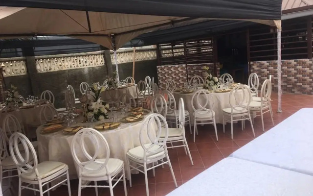 Golden Simcha Hotel