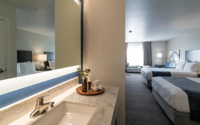 Oxford Suites Portland - Jantzen Beach