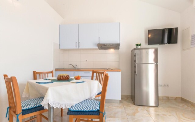 Amazing Home in Baska Voda With Wifi and 1 Bedrooms