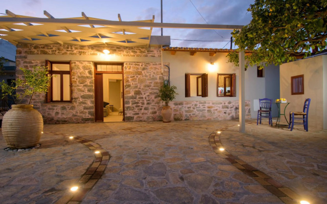 Pavlakis Lemon-Tree House