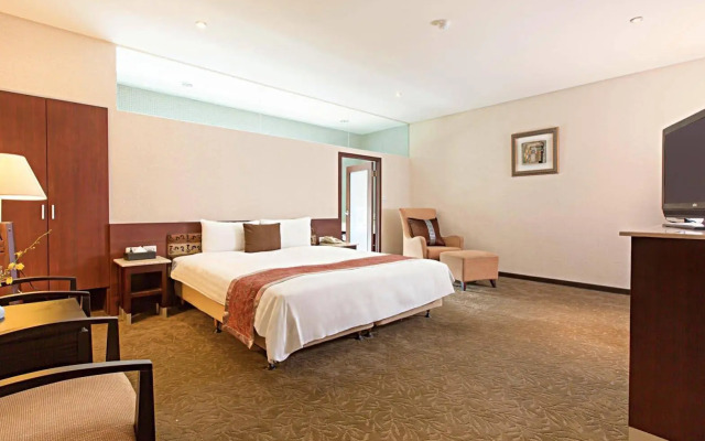 Four Season Beauty Hotel