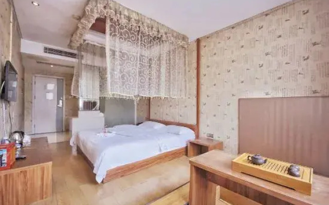 Jingdu Hotel ( Xiangyang Qinghe Road Railway Station)