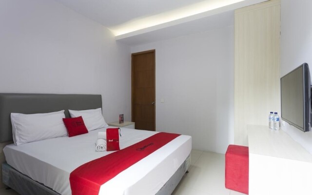 RedDoorz Plus near Cilandak Town Square 2