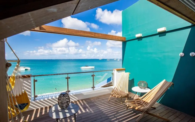 Remarkable 2-bed Apartment in Grand Case